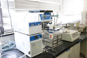 YAMAZEN Midium pressure liquid chromatography system FR-360